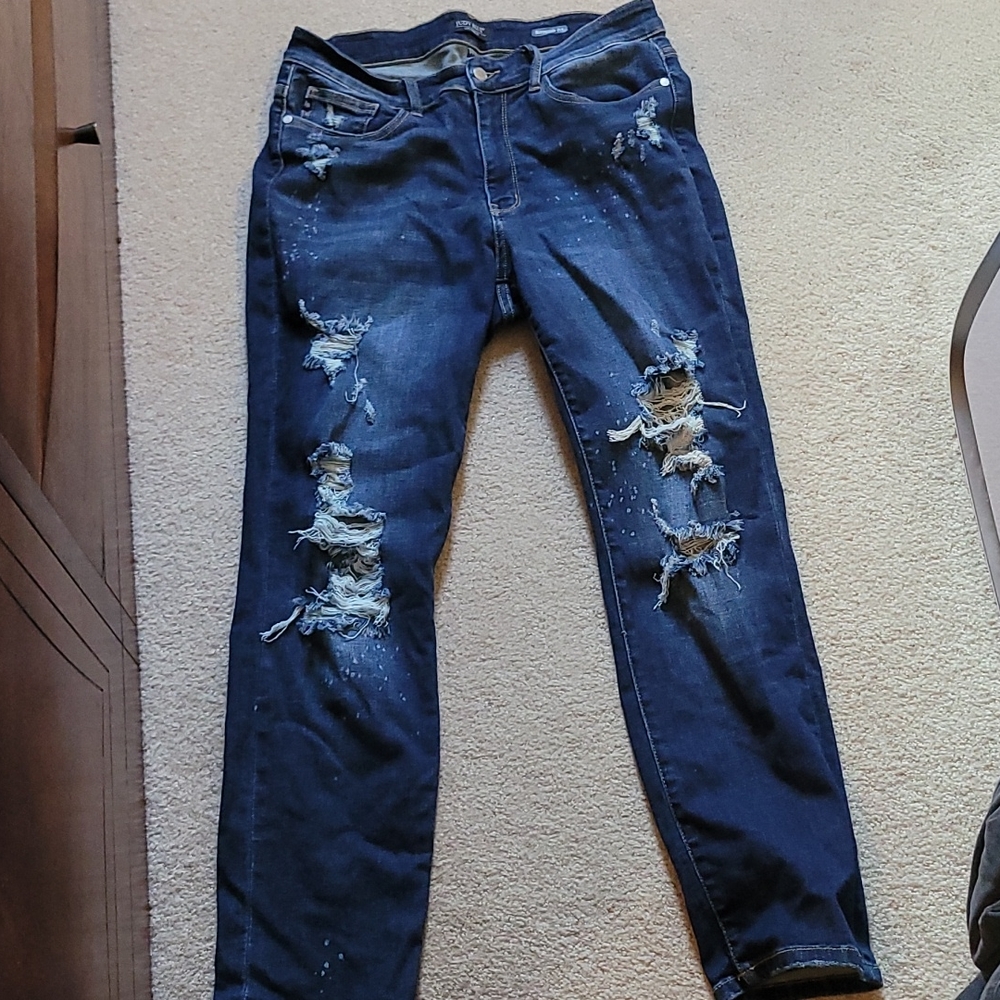 Judy Blue Boyfriend fit jeans.
